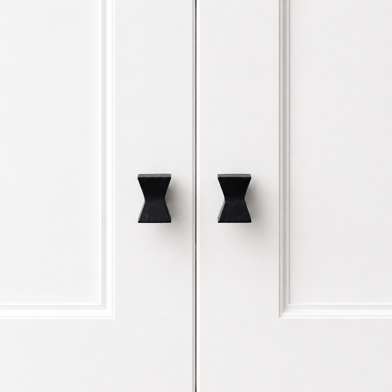 Vuzlo Hourglass Sculpted Cabinet Knobs